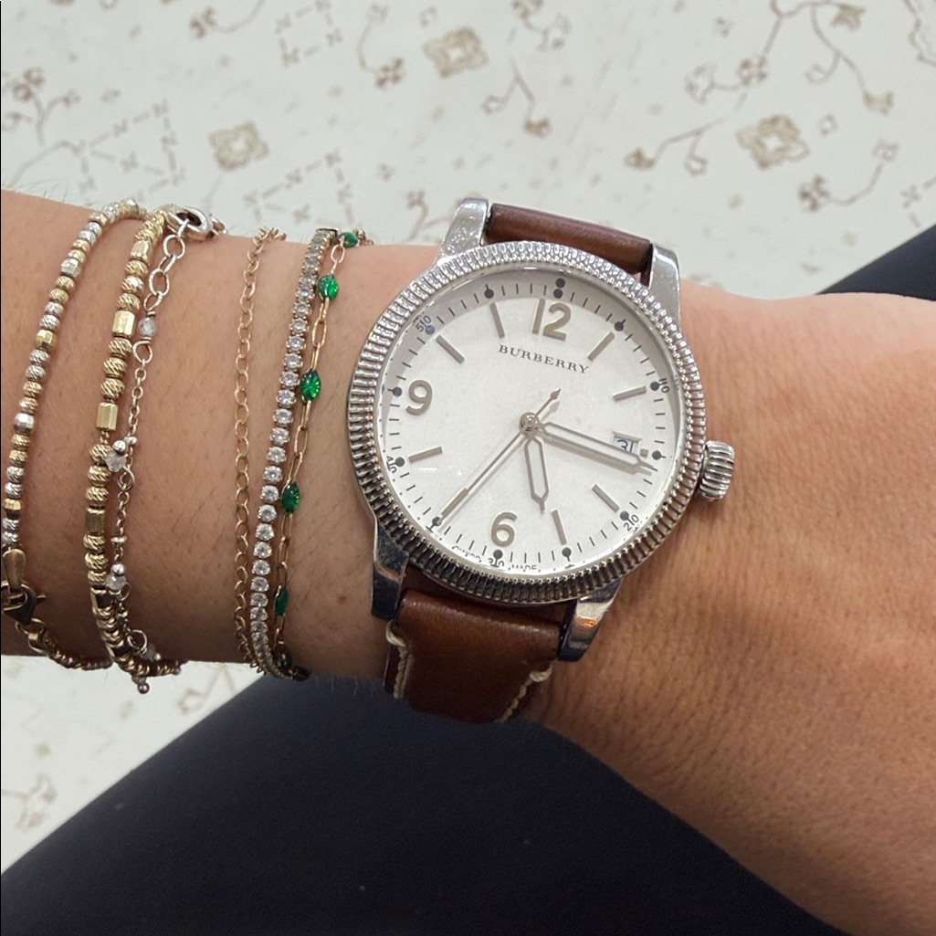 Burberry Classic Silver And Brown Timepiece Burberry Classic Silver And Brown Timepiece